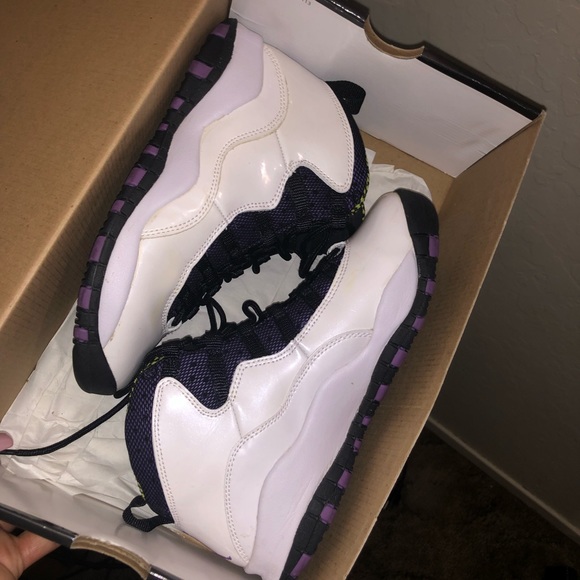 Air Jordan 10s - Picture 3 of 10